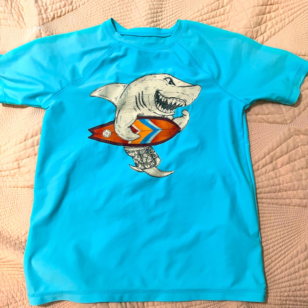 Beach t shirt for kids size M 8